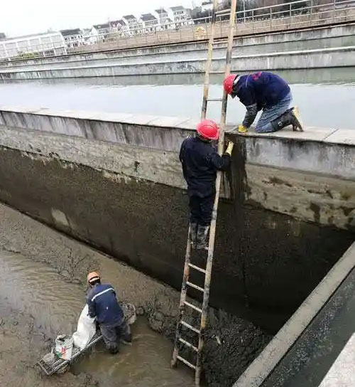 马湾镇污水池堵漏